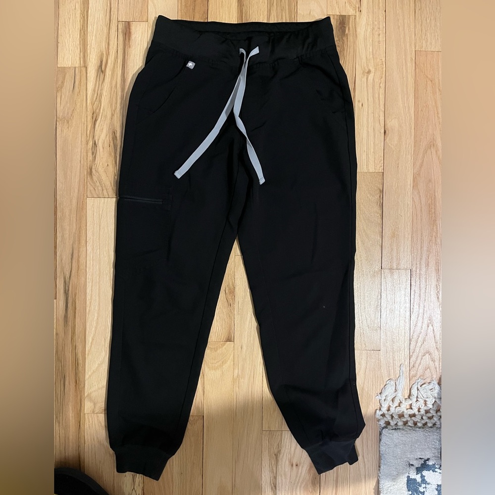 figs black jogger scrub pants